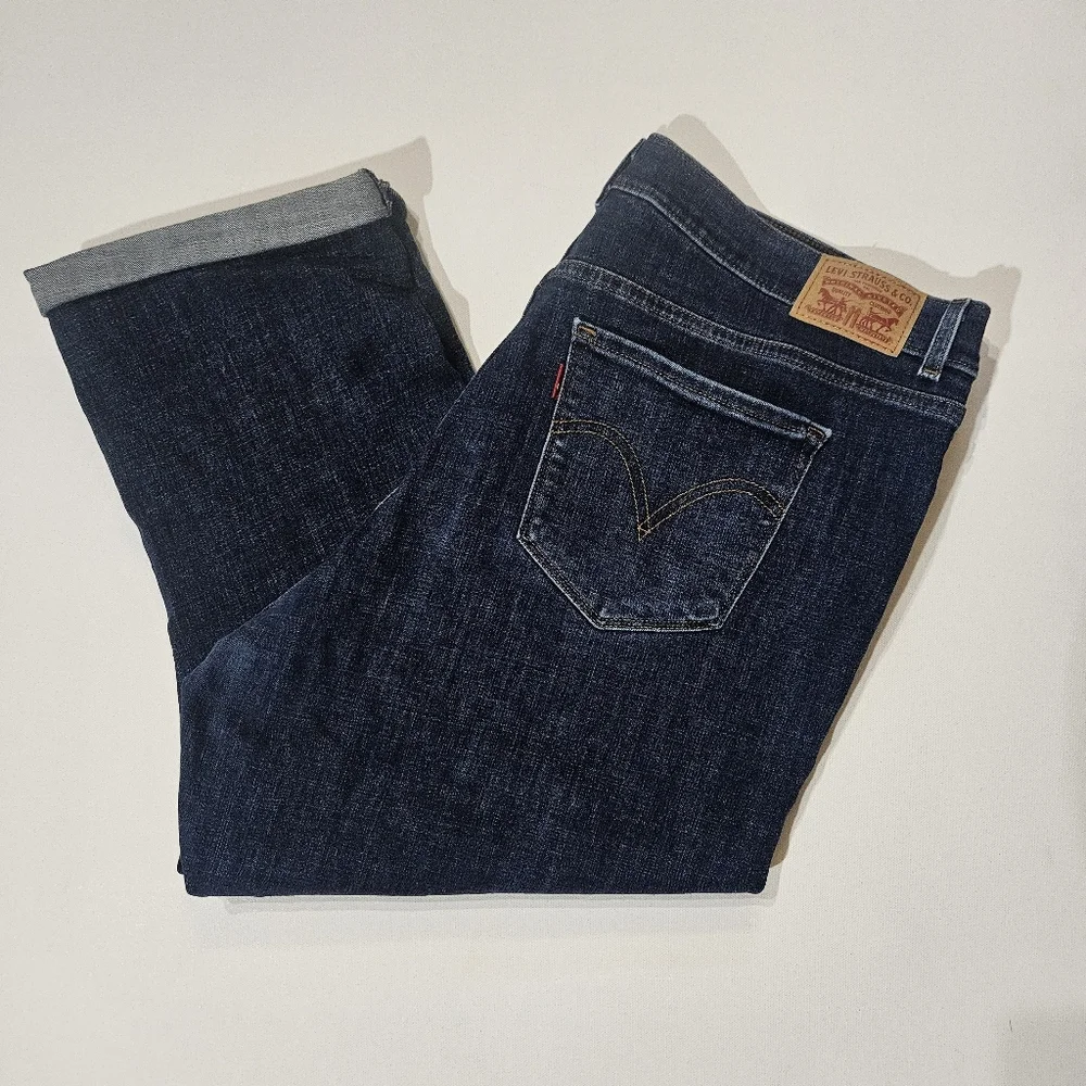 Levis Women's Dark Denim Classic Capri Jeans Size 16 Classic Capri Jeans Womens - Picture 4 of 7